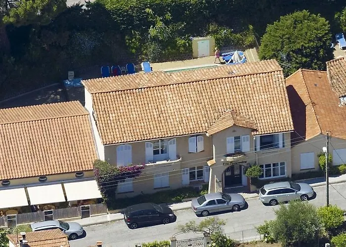 Hotel Lou Paouvadou 3*